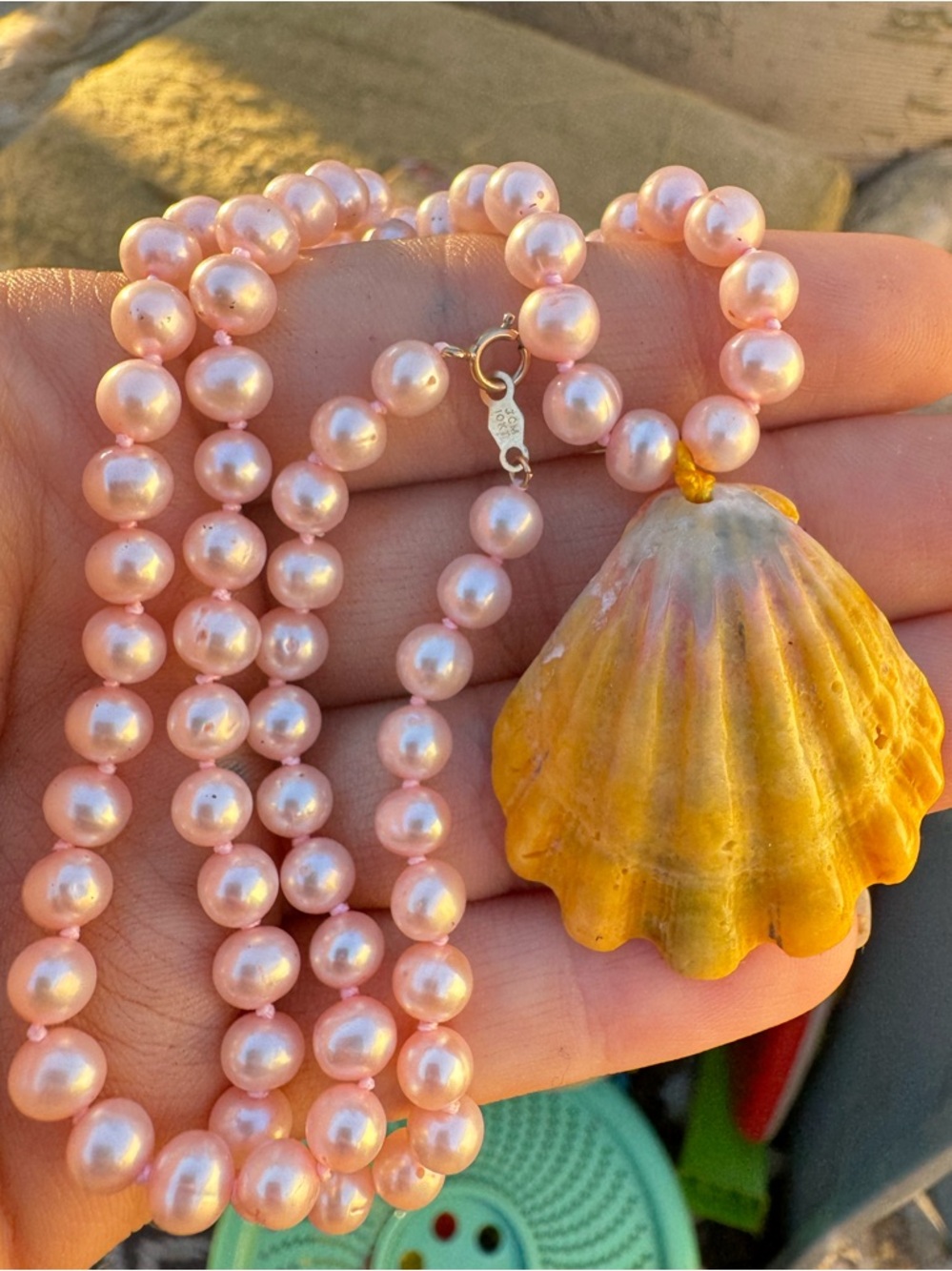 Rare Hawaii solid 10k gold genuine pearl/sunrise shell necklace-for royalty - Picture 10 of 15